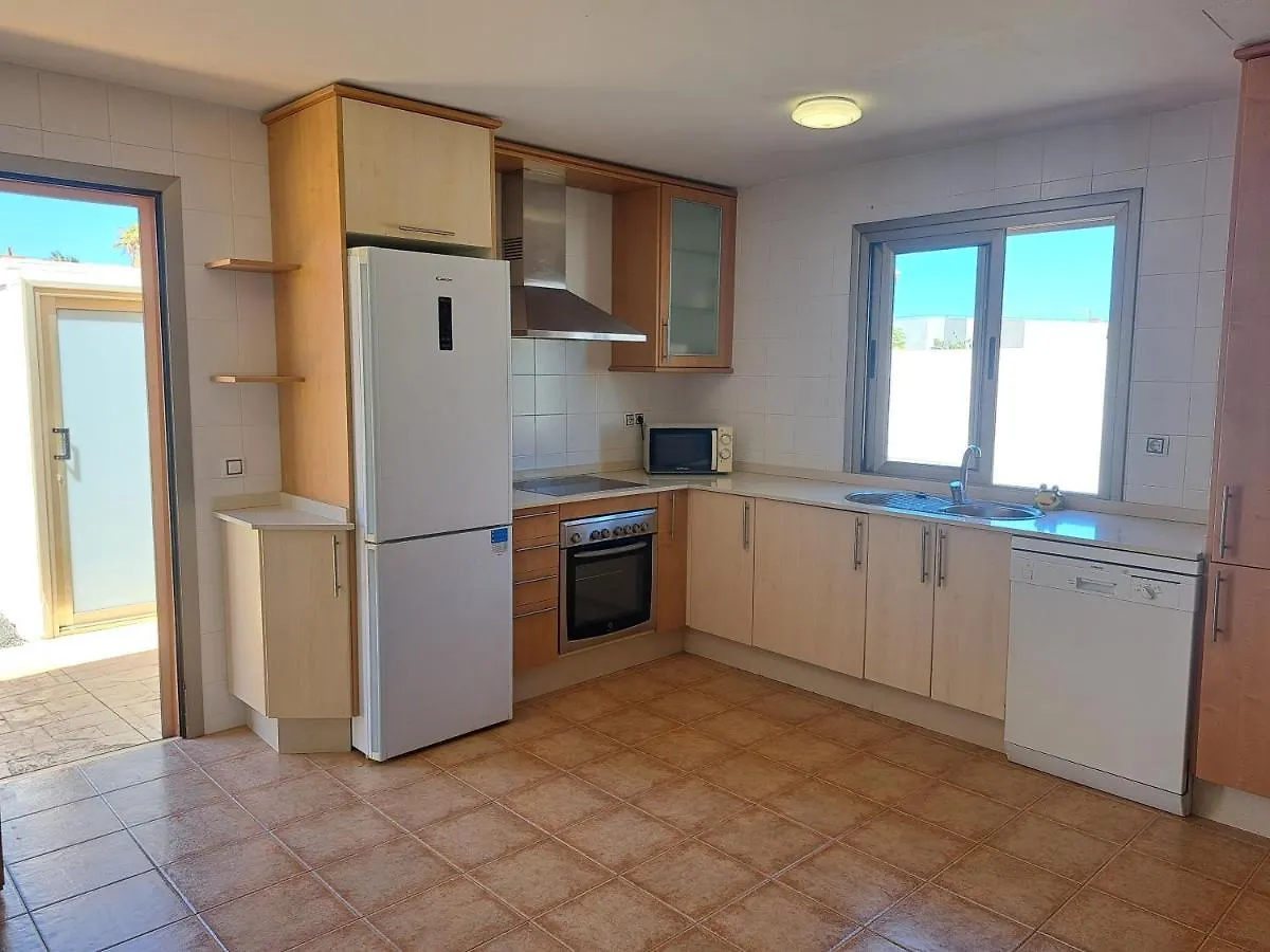Villa Paradise Ла-Гирра 0*,